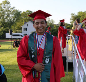 alumni-ernesto-300x285