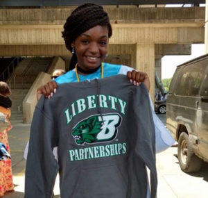 alumni-tiyana-300x285